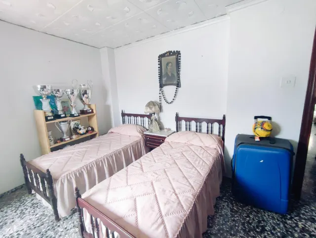 CASA EN ONDA DE DOS PLANTAS MAS TERRAZA — 27