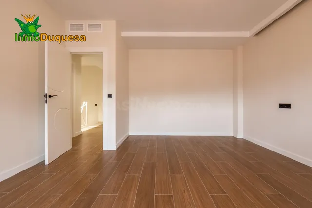 Casa con dimensiones de CHALET en Alfacar, 7 dorm. REFORMA RECIENTE (Sin terminar). — 49