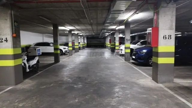 Venta de Garaje en Avenida AVERROES - Sevilla
