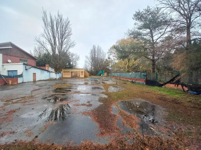 Oportunidad Única: Hostal en Venta en Sarracín — 12