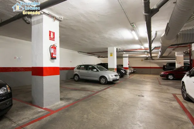 Plaza de garaje en camino de Ronda, junto Gimnasio Yo10 — 6