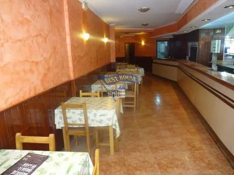 LOCAL CAFETERIA EN EL ENSANCHE — 7