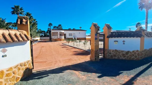 Villa independiente en Catral con parcela de 1.646 m2 - 1304 - foto 3