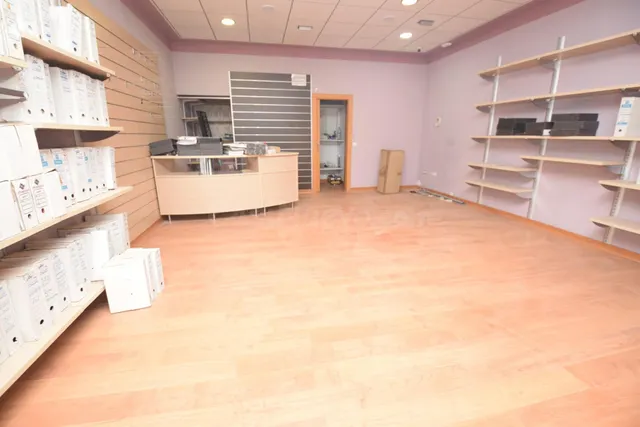 LOCAL COMERCIAL PARA PONER EN MARCHA TU NEGOCIO — 3