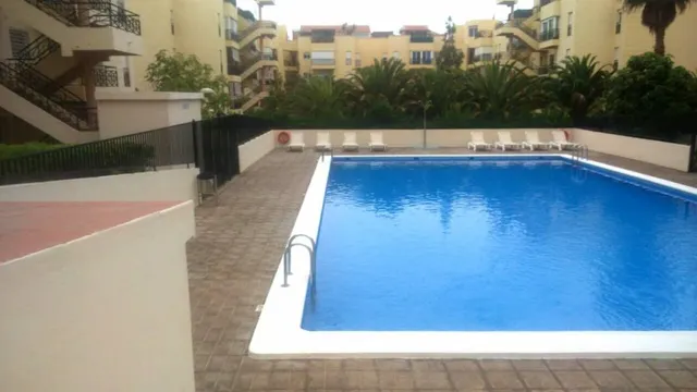 Parque la Reina. Piso 3 habitacionens, terraza 30 metros, garaje, trastero — 2