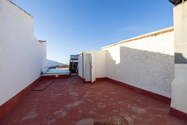 Casa de 5 plantas con 6 dormitorios, terrazas y vistas en Lanjarón – Granada — 44