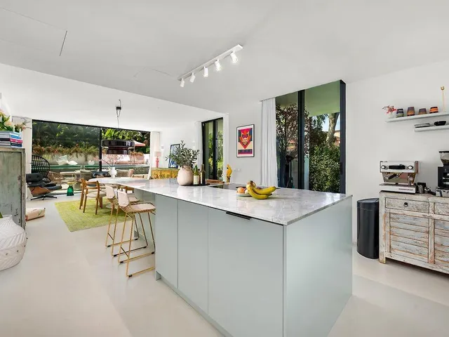 Villa de ensueño con piscina de Bali, jardín y concepto de vida inundado de luz en Santa Ponsa — 20