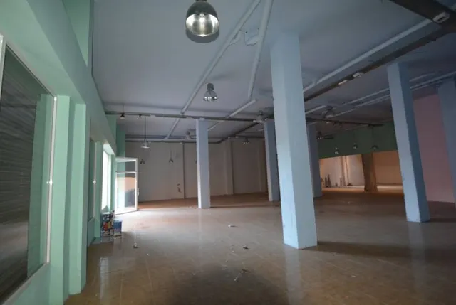 Local comercial en zona del Parque de la Ocarasa. — 2
