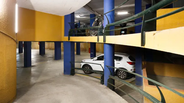 Parking 12m² en alquiler - Zona Franca — 11