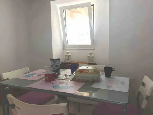 SE VENDE CASA DE DOS PLANTAS EN VALENCIA DE DON JUAN, COCINA, SALÓN, 3 HAB., BAÑO, ASEO Y PATIO. — 17