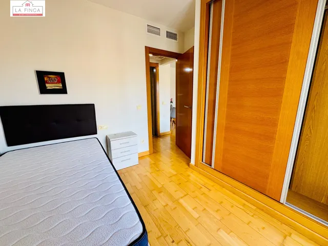 VIVIENDA 2 DORMITORIOS GARAJE Y TRASTERO CERCA DEL CENTRO — 33