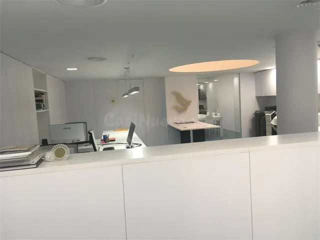 Oficina con varios habitáculos en Avenida Juan Carlos I - foto 5