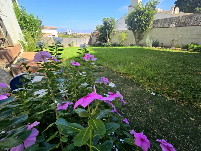 Chalet independiente con gran jardín y espectaculares vistas al mar — 32