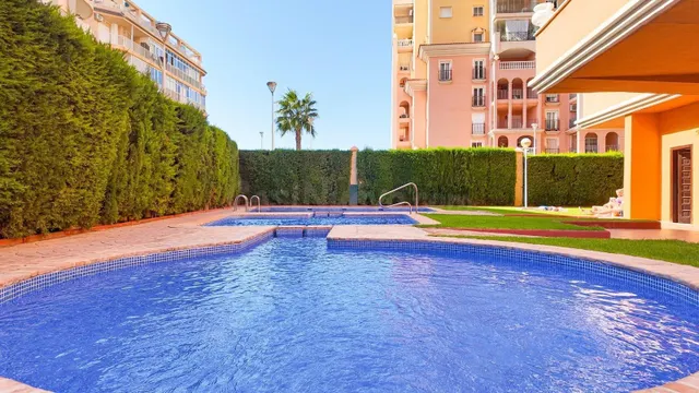 PLANTA 13 CON VISTAS AL MAR EN TORREVIEJA — 2