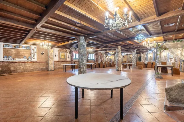 EN VENTA HOTEL Y RESTAURANTE LOS PINILLOS — 16