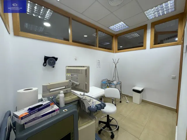 Se alquila local ideal para centro de salud. — 40