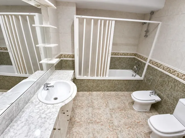 ¡casa con local comercial, vivienda y terrazas! todo en uno — 24