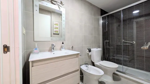 APARTAMENTO EN SEGUNDA LÍNEA DE PLAYA EN FUENGIROLA EN ALQUILER DE ENERO A JUNIO — 10