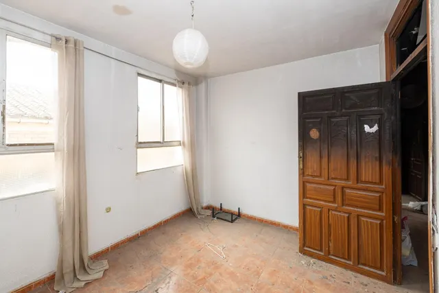 AMPLIO SEGUNDO PISO DE 140,24 m2 PARA REFORMAR EN GRANADA — 7