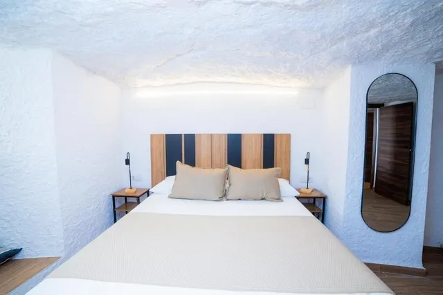Complejo rural de 4 alojamientos dedicado a alquiler vacacional en Alcalá del Júcar: una joya para inversores — 10