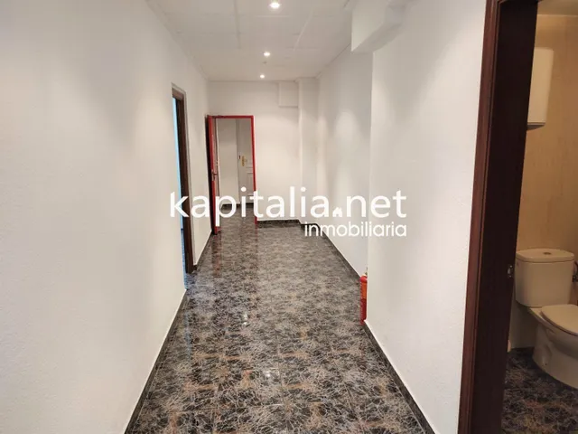 Locales comerciales a la venta en Ontinyent, zona El Llombo. — 11