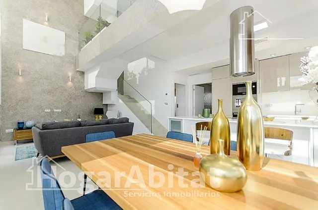 MARAVILLOSO CHALET CON JARDÍN, PISCINA Y GARAJE — 29