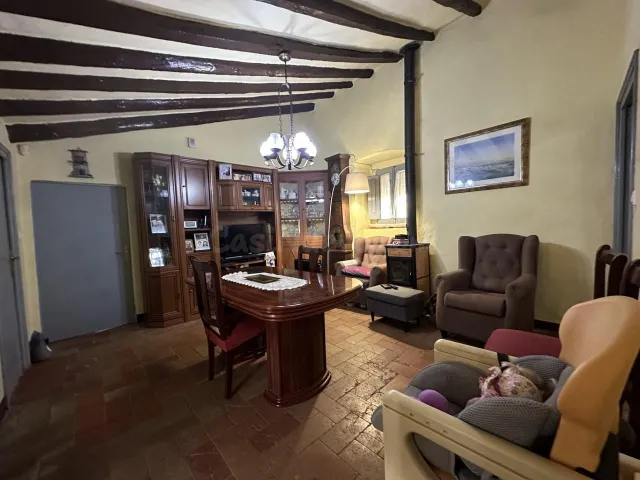 ¡CASA RÚSTICA CON TERRENO EDIFICABLE EN PAU! - foto 3