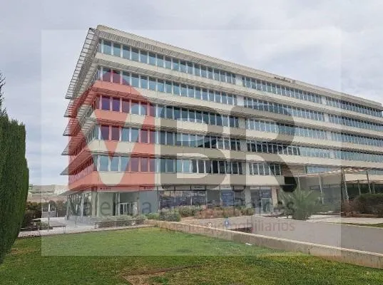 ** PONEMOS A TU DISPOSICIÓN ESTAS MAGNIFICAS OFICINAS DE 490 METROS EN EL PARQUE TACTICA DE PATERNA ** Con una multitud de servicios: sucursales bancarias, gimnas — 3