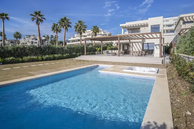 Chalet 4 habitaciones 371m² en venta - Costa Del Sol