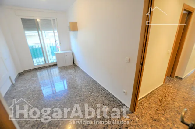 Excelente oportunidad en este amplio piso exterior con balcón, garaje y trastero — 22
