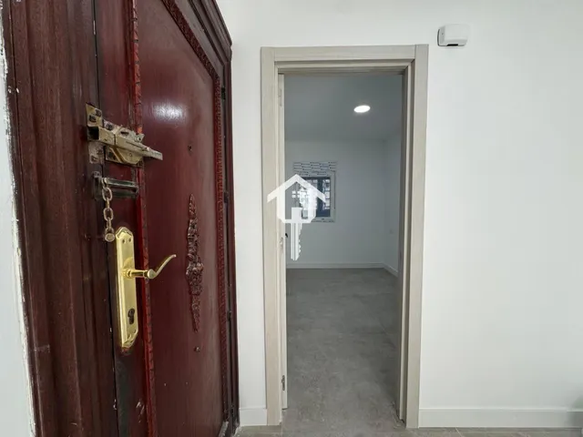Inmoparadise les ofrece espectacular vivienda en venta en Alicante centro, el edificio los representantes . 120m2, 3 dormitorios, dos baños,reformada. — 10