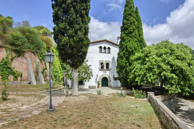 Masía céntrica en venta en Orrius, con negocio en funcionamiento (hostelería) — 3