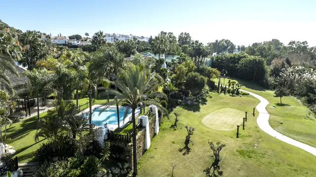 Chalet 5 habitaciones 287m² en venta - Costa Del Sol — 28