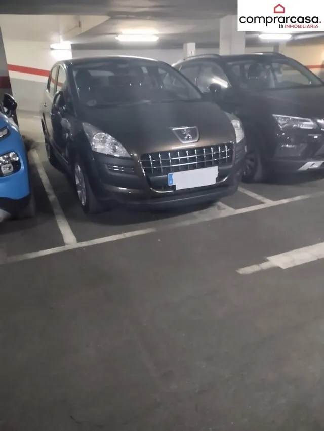 PARKING TRAVESIA INDUSTRIAL — 8
