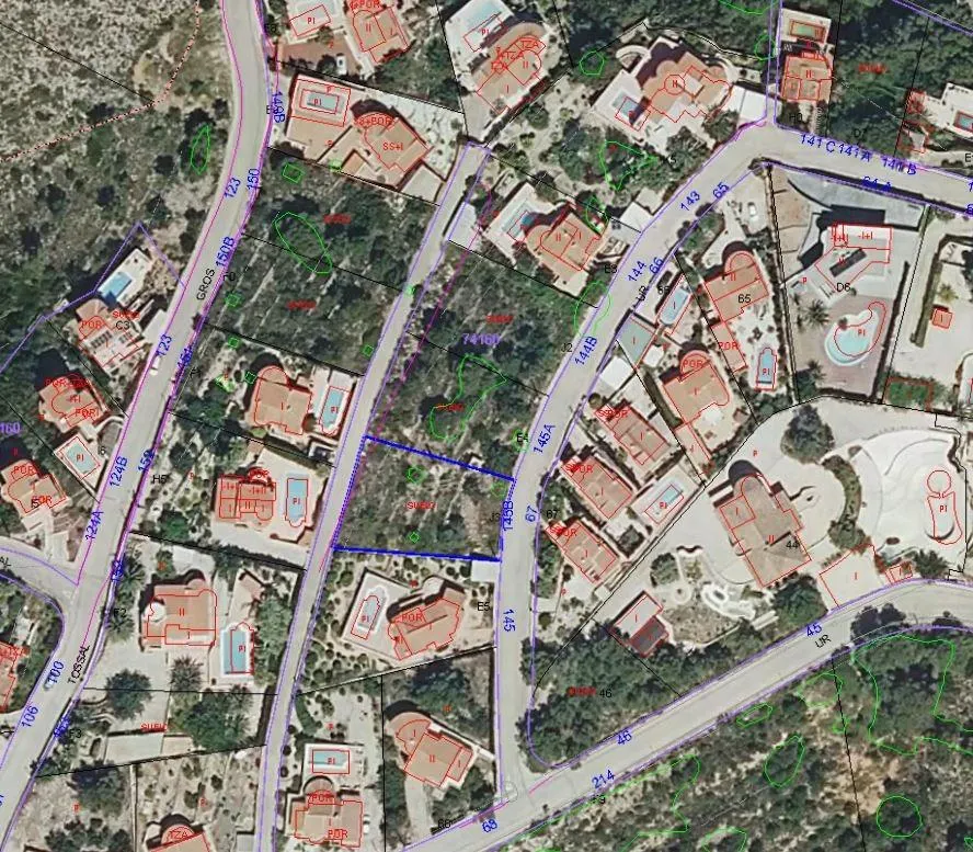 760 m2 de posibilidades infinitas: crea tu hogar en un entorno de lujo natural