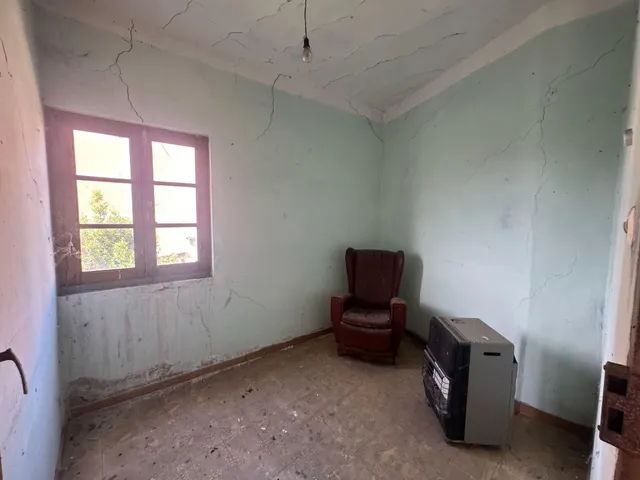 SE VENDE CASA DE PIEDRA PARA REFORMAR EN CUBILLOS DEL SIL — 9