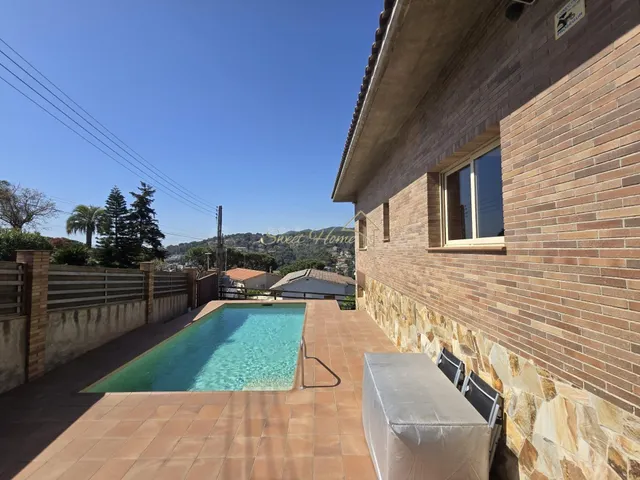 Casa impecable con privacidad, piscina y vistas panorámicas - foto 4