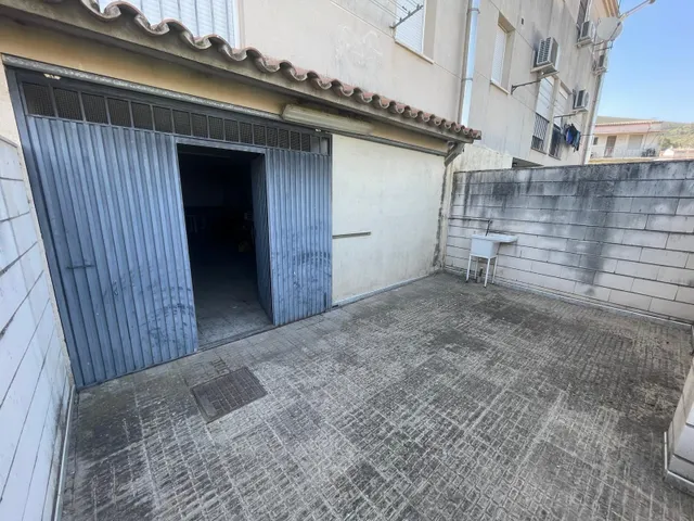 CASA ADOSADA EN BUEN ESTADO EN CAÑAVERAL — 24