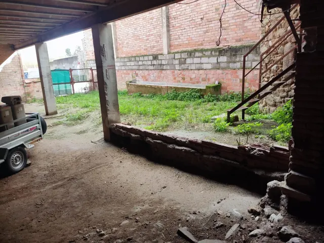 Almacén urbano de 256 m2 con posibilidad de construir 2 vivi - foto 4