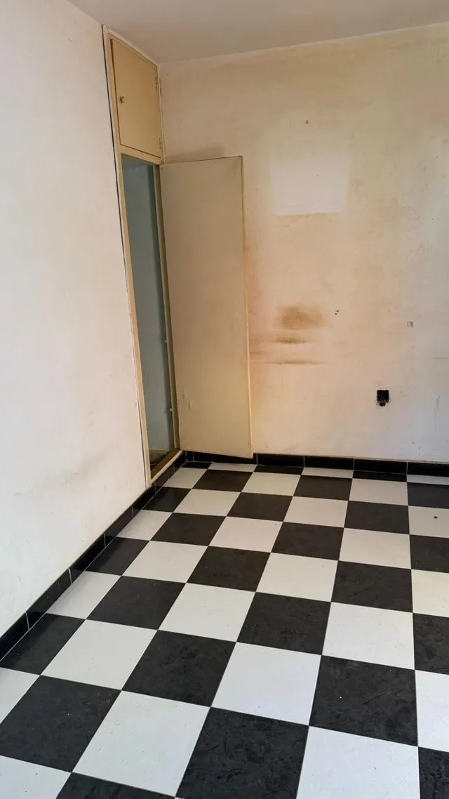 Oportunidad Única en Pedregalejo: Casa a Pasos de la Playa por €299,999 — 11