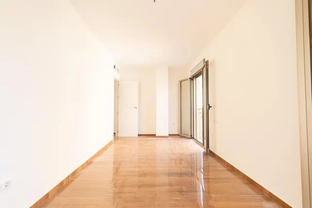 Piso Junto a Esquina del Convento — 20
