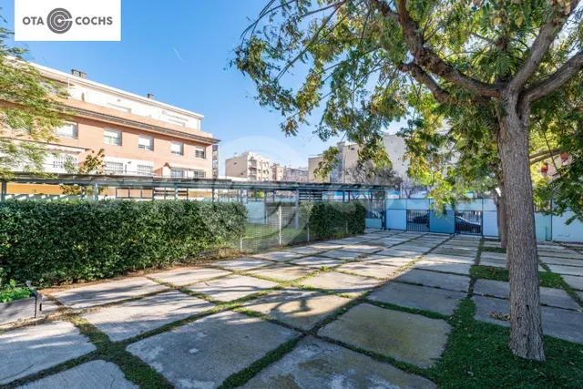 EDIFICIO CON JARDIN CON LICENCIA DE GUARDERIA ACTIVA ZONA LA - foto 4