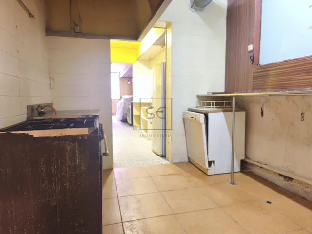 LOCAL COMERCIAL EN ULTRAMAR-FERROL — 8