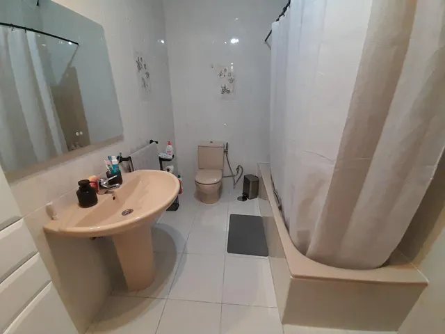 AMPLIO PISO CON TERRENO ADICIONAL EN CACABELOS.  109.000 € — 22