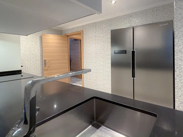 Acequion! Impresionante apartamento reformado con diseño vanguardista y toques rústicos + Enorme terraza con vistas laterales al mar y piscina comunitaria (150 mts playa) — 19