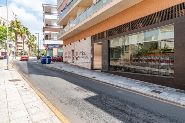 Local comercial 6 habitaciones 200m² en venta - Motril puebl