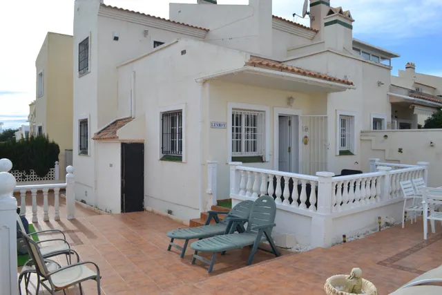 Casa 3 habitaciones 100m² en venta - La Zenia - foto 3