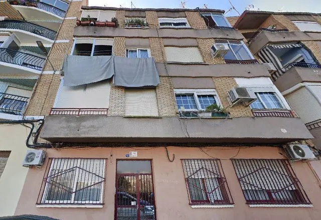 Se vende almacén OKUPADO en C/ SANT LLUIS BERTRAN Nº 51 Torr