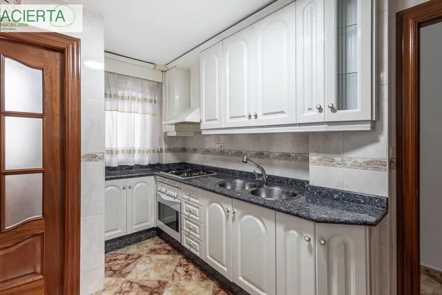 Piso señorial de 182 m2 en Avenida Madrid: amplitud, luz y posibilidades infinitas con garaje opcional. — 15