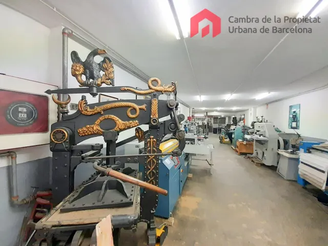 LOCAL DE 1435 m2 con amplia fachada y vado en SANT ANTONI — 6